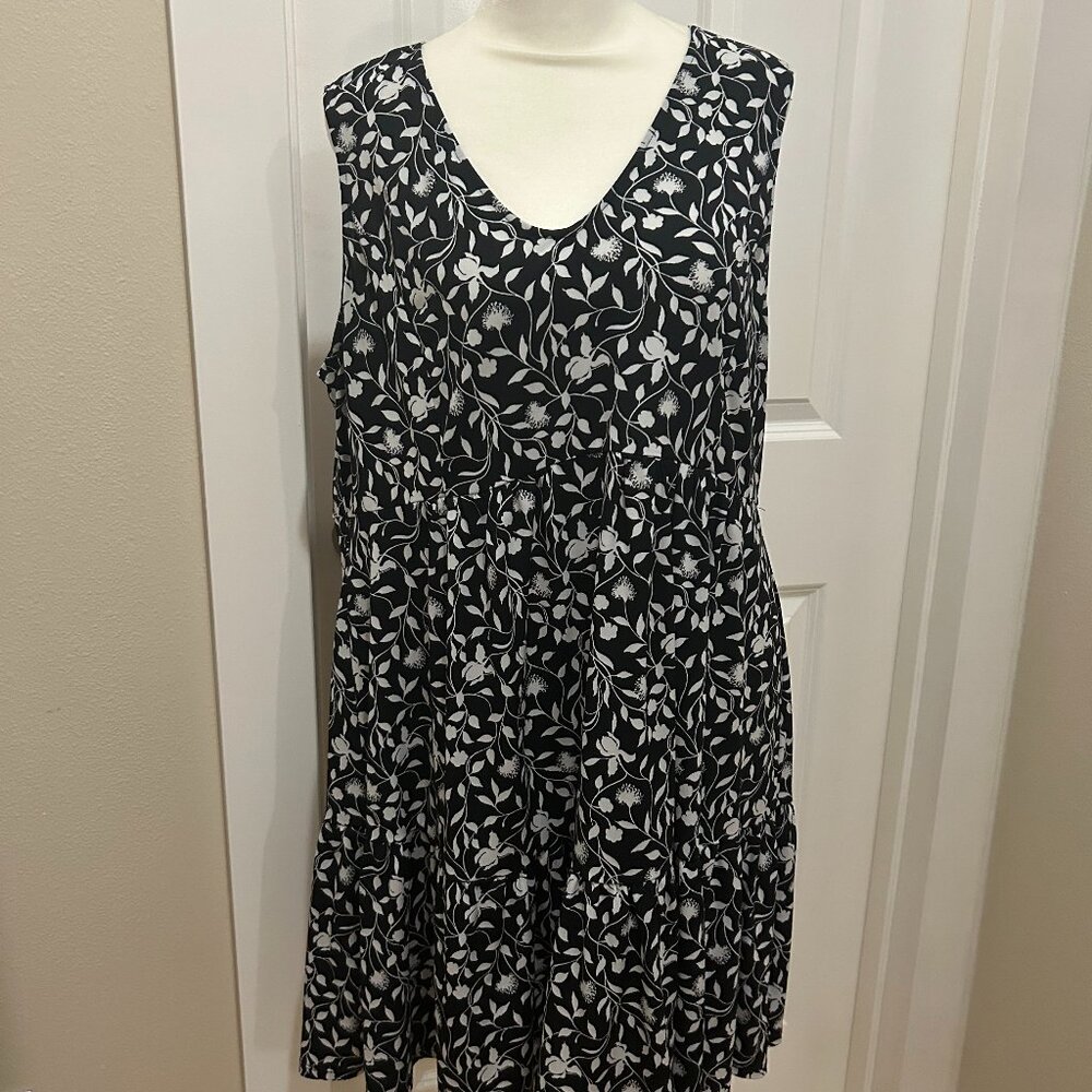 Kaileigh Black & White Floral Sleeveless Dress - 1X